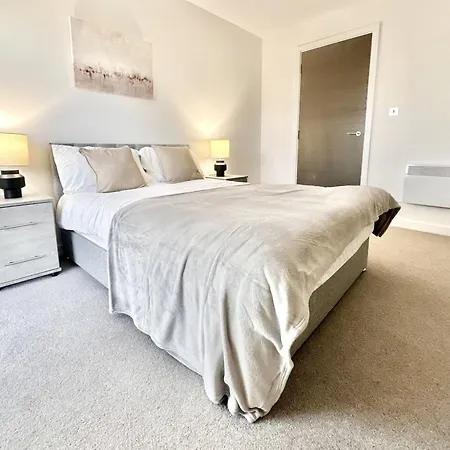 40 Citygate Apartment